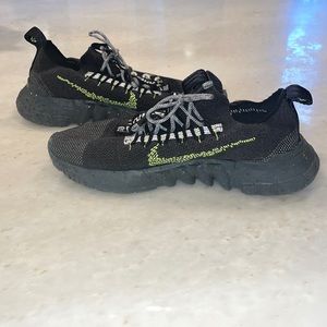 Nike Space Hippie 01
Anthracite Volt SIZE 10.5